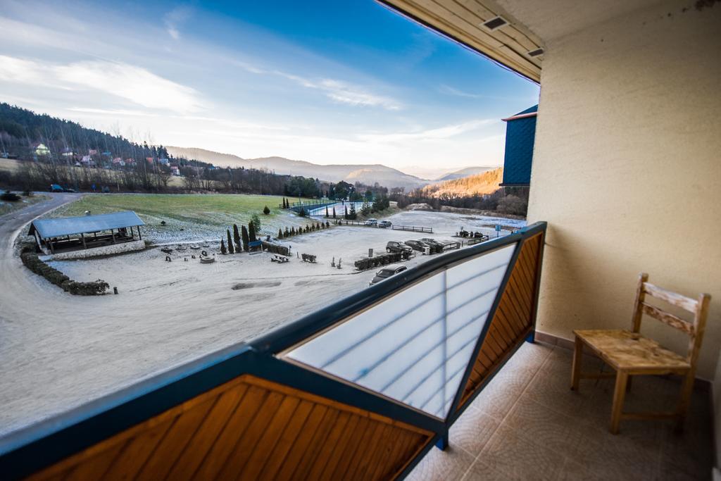 Plejsy Hotel Krompachy Eksteriør billede