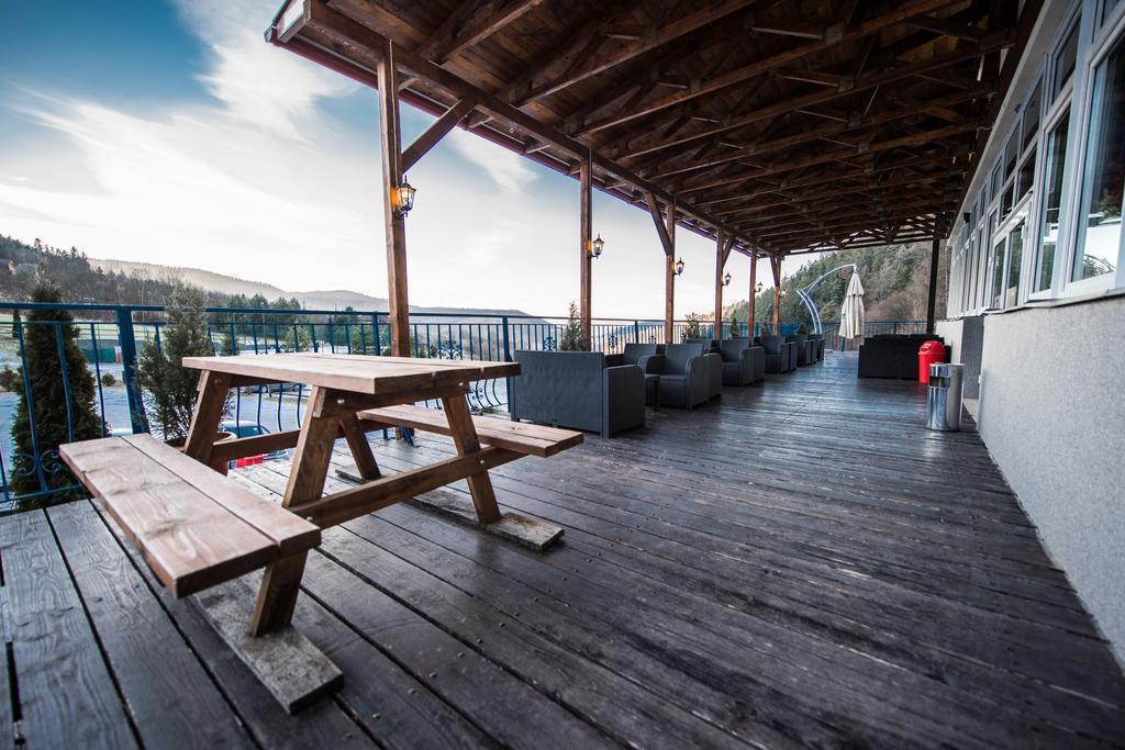Plejsy Hotel Krompachy Eksteriør billede