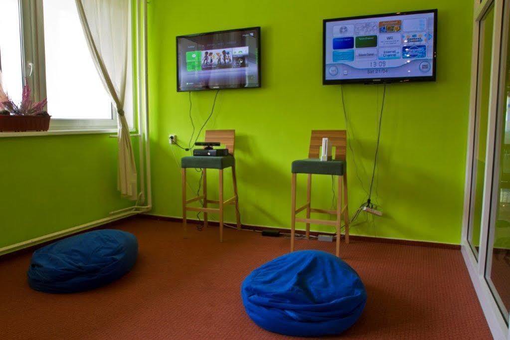 Plejsy Hotel Krompachy Eksteriør billede